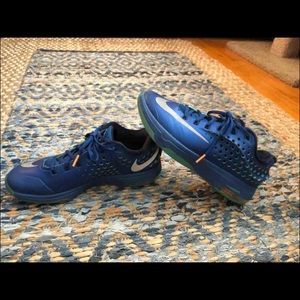 Men’s blue Nike basketball shoes